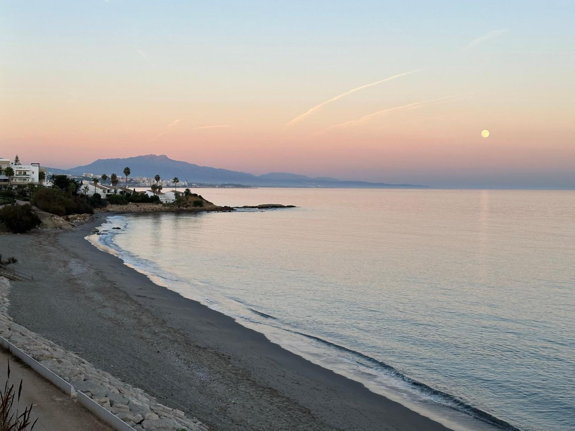 Apartament Beachfront, Top Floor Corner 2-Bed, Estepona Paseo Zewnętrze zdjęcie