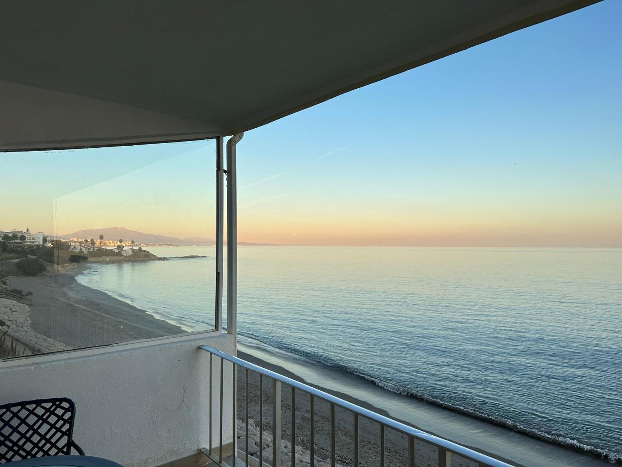 Apartament Beachfront, Top Floor Corner 2-Bed, Estepona Paseo Zewnętrze zdjęcie